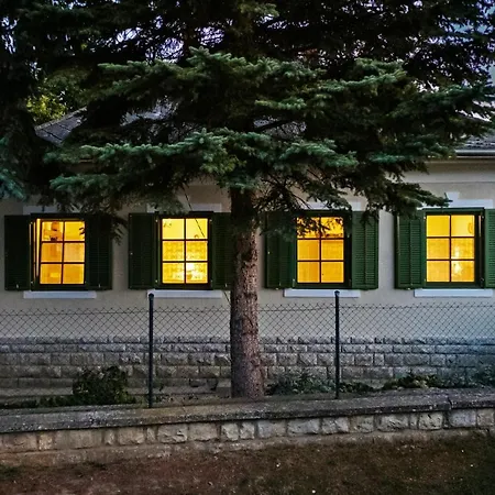 بيت ضيافة Erdos Vendeghaz 4*