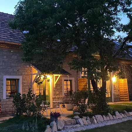 بيت ضيافة Erdos Vendeghaz Pécsely