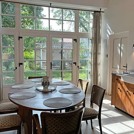 Erdos Vendeghaz بيت ضيافة 4*