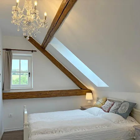 Erdos Vendeghaz 4* Pécsely