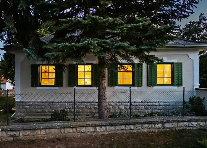 Konukevi Erdos Vendeghaz 4*