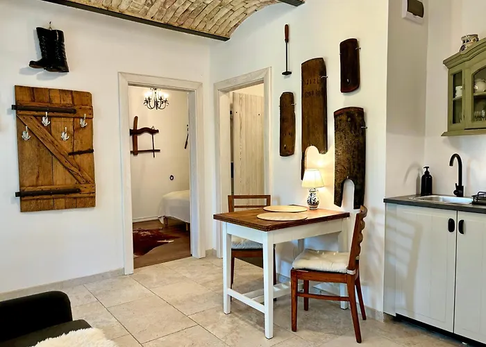 Konukevi Erdos Vendeghaz